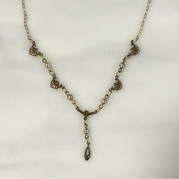 Sadie Green Dainty Dangle Necklace - Picture 4 of 8